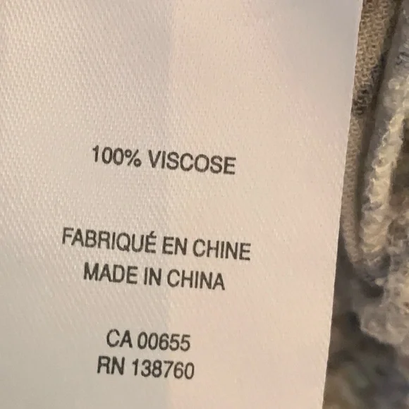 REITMANS Signature Blue Floral Viscose Top - Picture 4 of 6